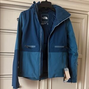 NWT The North Face Women's Teal and Navy Performance Jacket